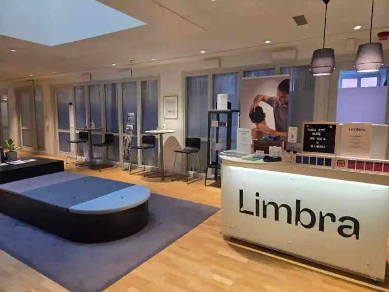 Välkommen till Limbra klinik med sitt moderna inomhusmiljö.