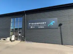 Limbra Fysiport Performance Center utomhusfasad med skylt.